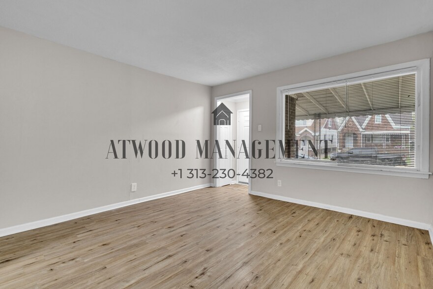 Building Photo - This beautifully updated 3-bedroom, 1-bath single-family home is ready for move-in!