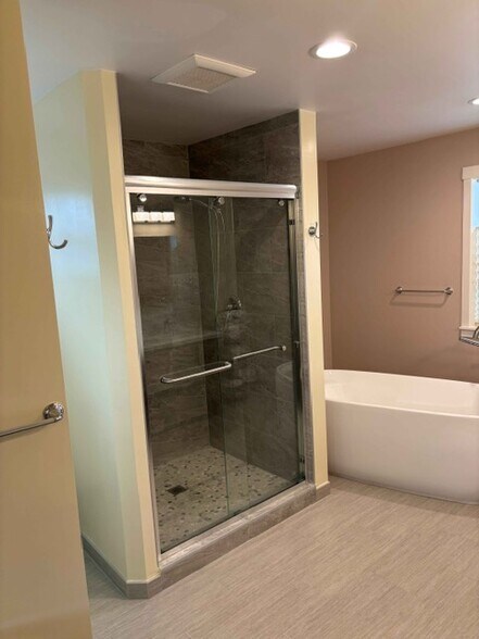 primary bathroom - 321 3rd Pl NW