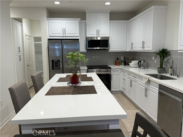 Building Photo - 243 S Sand Palm Dr