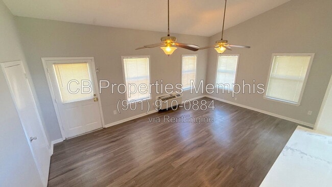 Building Photo - 3136 Sycamore View Rd