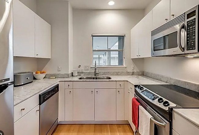 Building Photo - 4111 Cole-1502
