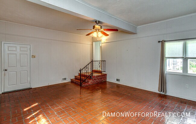 Building Photo - 1827 Parkridge Dr