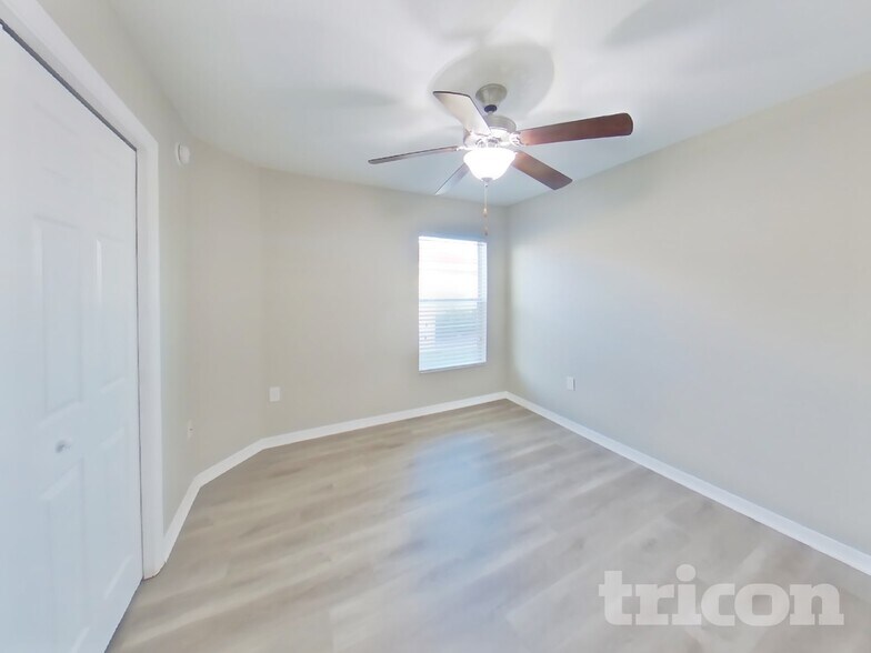 Building Photo - 2311 12th Ave E