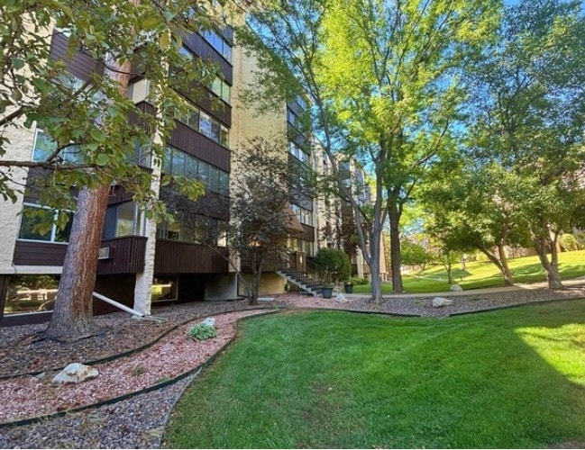 Building Photo - 3450 S Poplar St