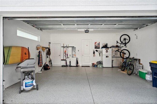 Building Photo - 521 SW Ocean Blvd