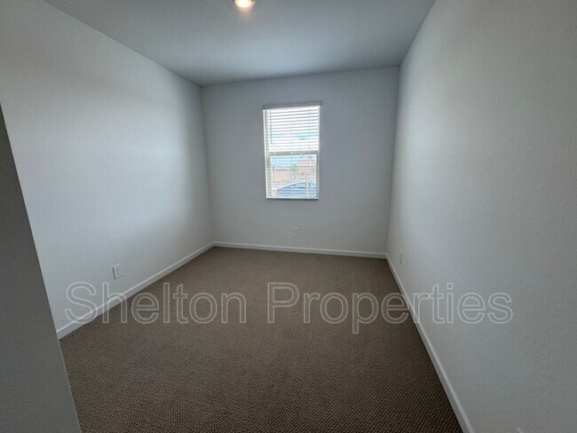 Building Photo - 15928 W Gray Fox Trl