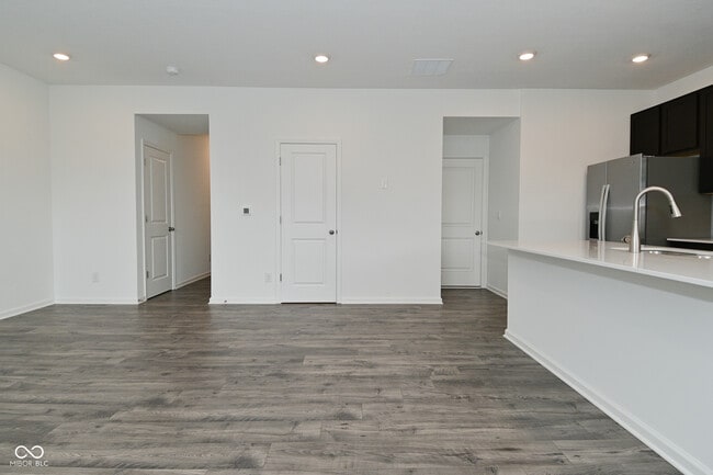 Building Photo - 6296 Wasco Dr