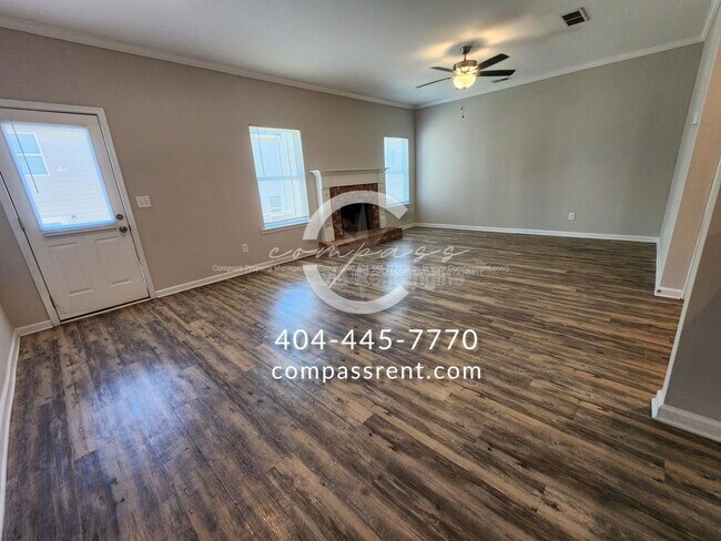 Building Photo - 206 Lyndon Wy NW