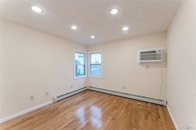 Building Photo - 228-20 Edgewood Ave