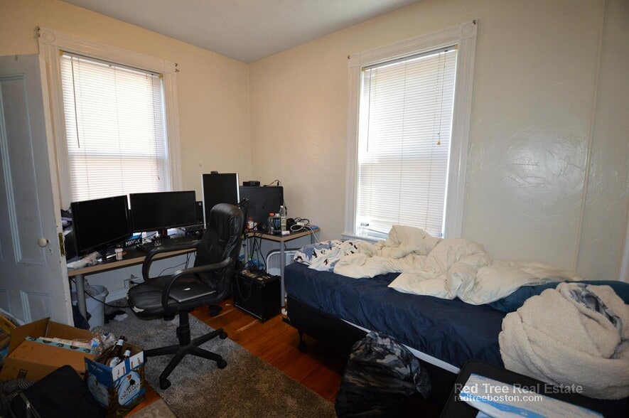 Building Photo - 17 Eldora St