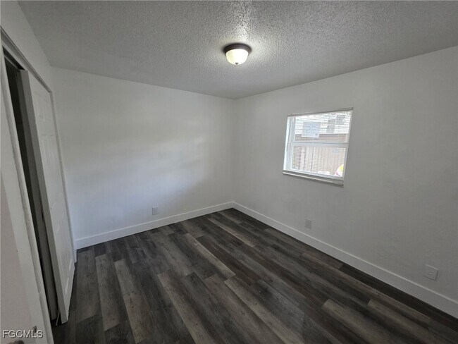 Building Photo - 2708 Broadway