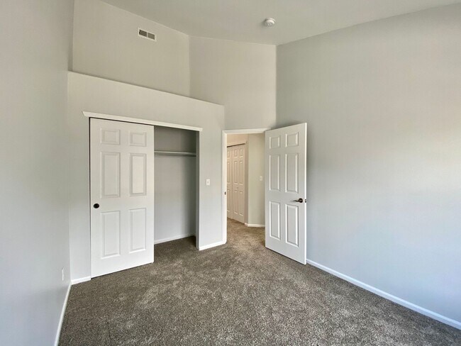 Building Photo - Fantastic Highlands Ranch Townhome - 3bed,...