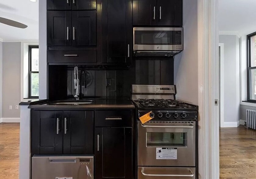 Building Photo - 158 Loisaida Ave