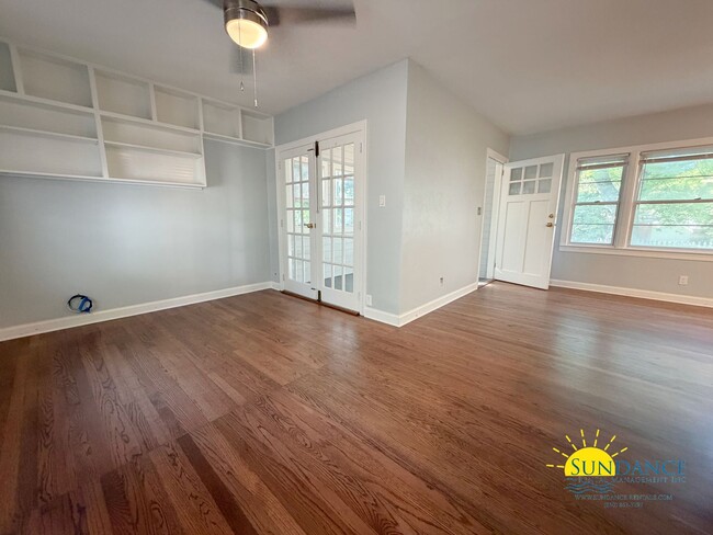 Building Photo - Freshly Painted 3BR/2BA Home Near Santa Rosa Sound & Choctawhatchee Bay!