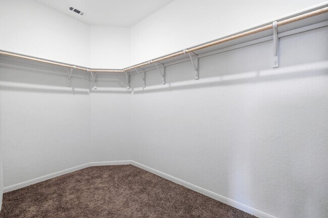 Building Photo - 14014 Roller Mls