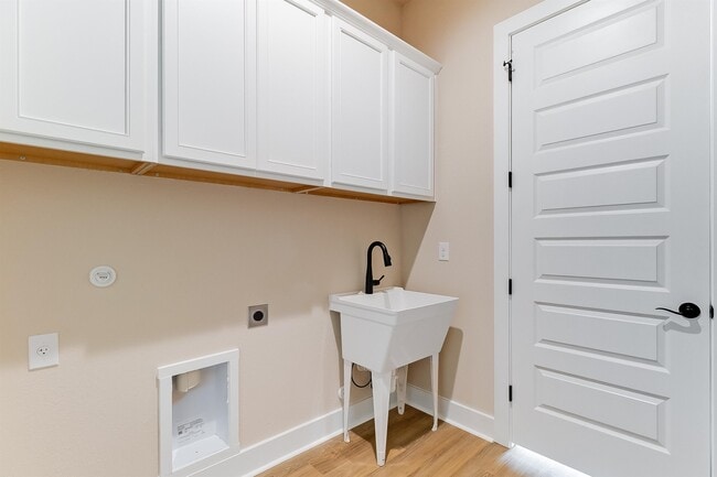 Building Photo - 1259 Pecan Valley Dr