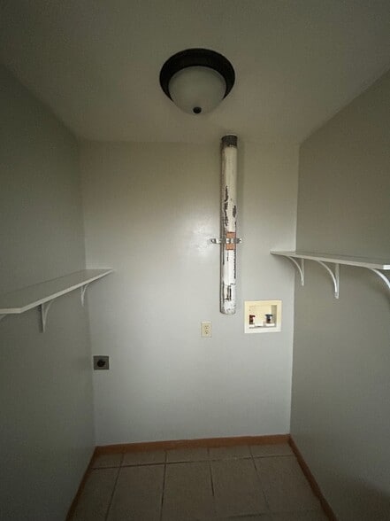 Building Photo - 15 Pryor Ct