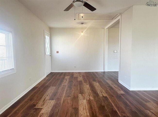 Building Photo - 3016 Stearns Ave