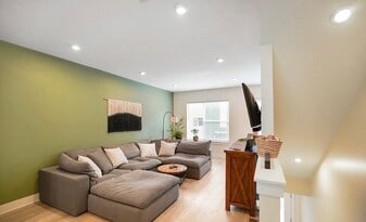 Building Photo - 2125 Coretta Way