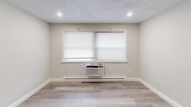 Building Photo - 29 Oconnell Ave