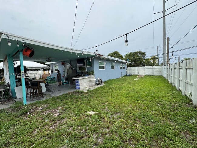 Building Photo - 7000 NW 21st Ave