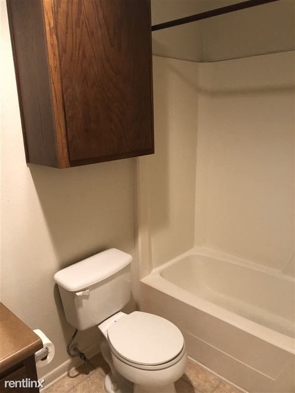 Building Photo - 2 br, 1.5 bath 4plex - 2815 Longmire Dr 28...