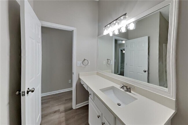 Building Photo - 2070 Charleston Oak Cir