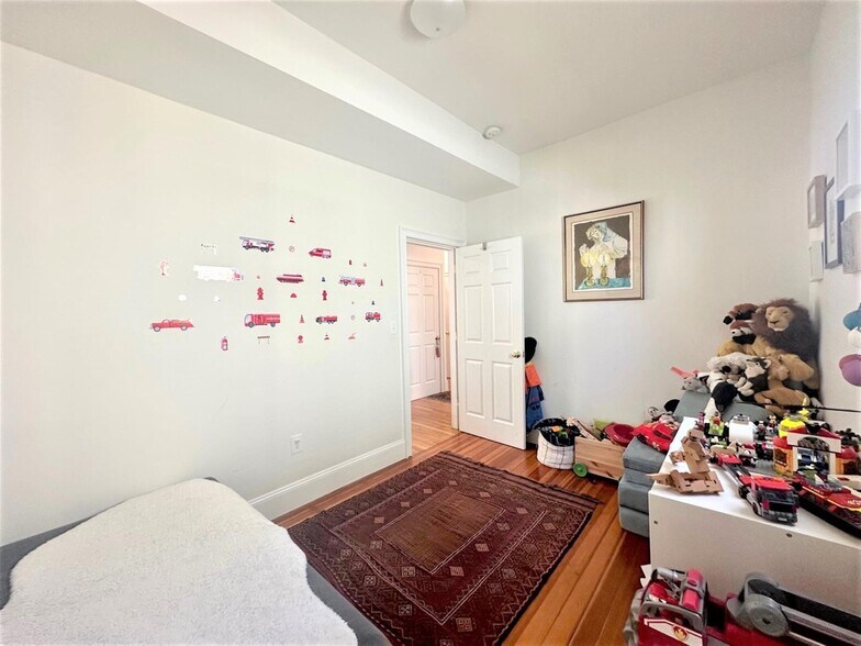 Building Photo - 20 Concord Ave