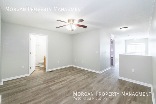 Building Photo - 7410 Palm Hills Dr