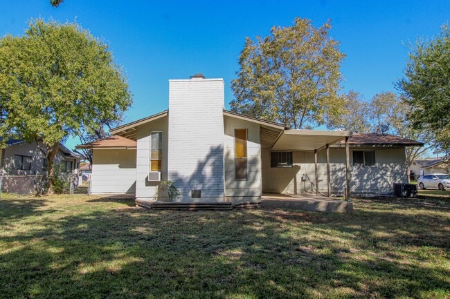 Building Photo - 223 Balboa Dr