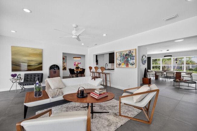 Building Photo - 2720 NE 59th St