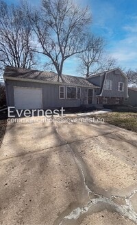 Building Photo - 7701 W 95th Terrace