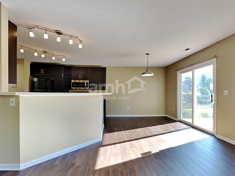 Building Photo - 7730 Hillsdowne Cir