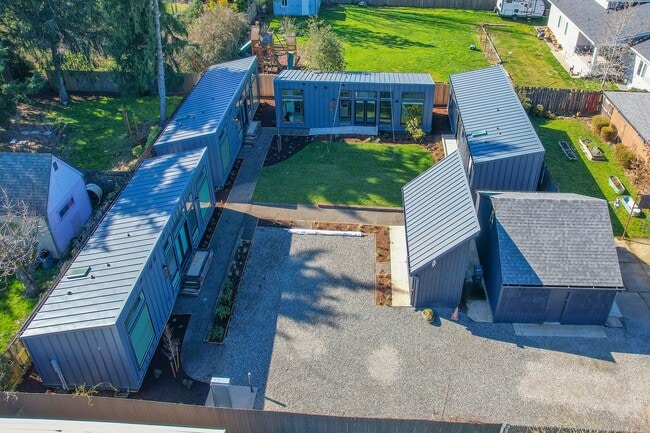 Building Photo - Morris Street Commons Modualr Living! 2/1 55+ Community Living!