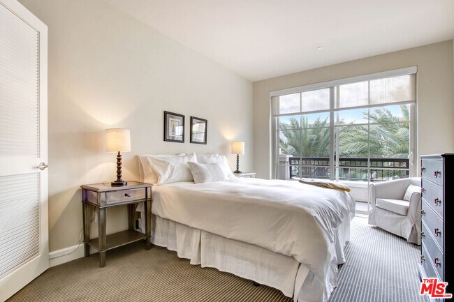 Building Photo - 589 Americana Way