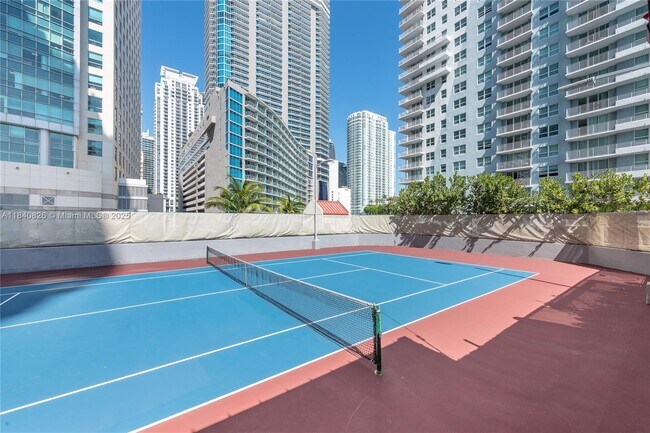 Building Photo - 1155 Brickell Bay Dr