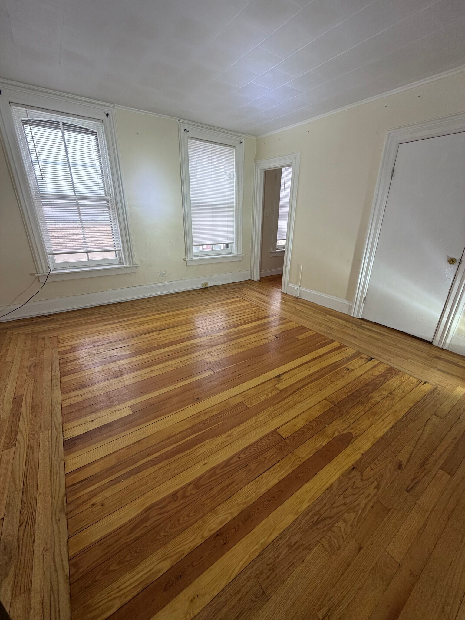 Livingroom - 46 Ida St