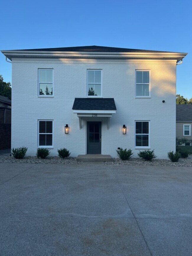 Building Photo - 238 Chenoweth Ln