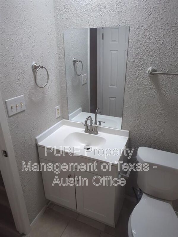 Building Photo - 6604 Scrub Oak Ln