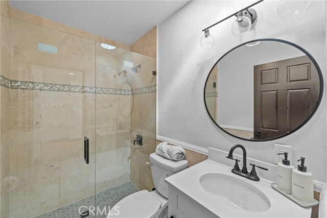 Building Photo - 642 S Mountain View Dr