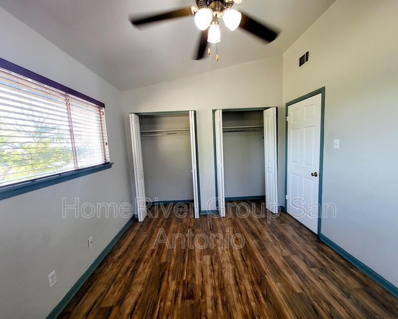 Building Photo - 103 E Skyview Dr