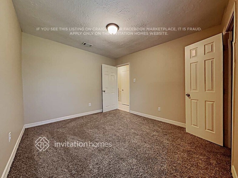 Building Photo - 9922 Appleridge Dr
