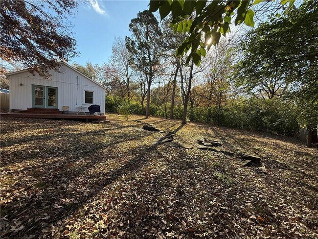 Building Photo - 325 S Washington Ave