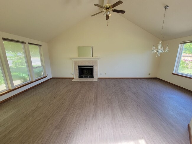 Building Photo - Prime Kennewick Location – 4 Bed, 2 Bath N...