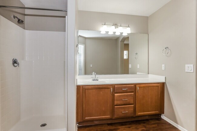 Building Photo - 339 S Travis