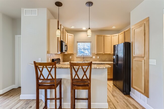 Building Photo - Beautiful townhome in Cottages of Berthoud...