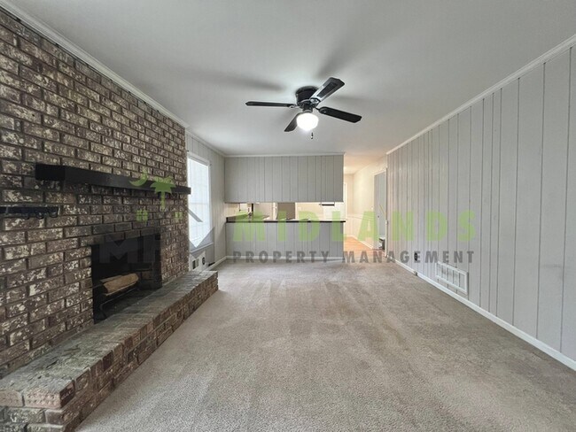 Building Photo - 357 Creighton Dr