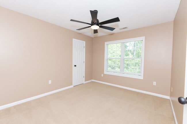 Building Photo - PRICE IMPROVEMENT!!!! MOVE-IN READY