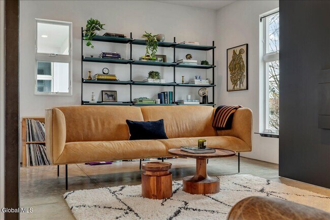 Building Photo - 18 Granite St