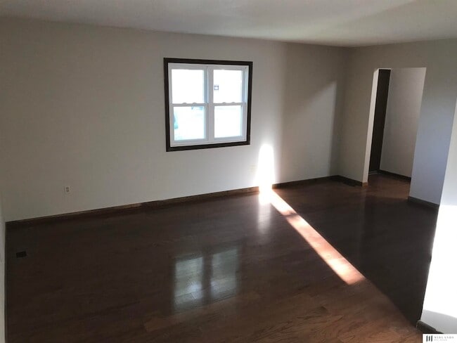 Building Photo - 2612 S 61st Ave